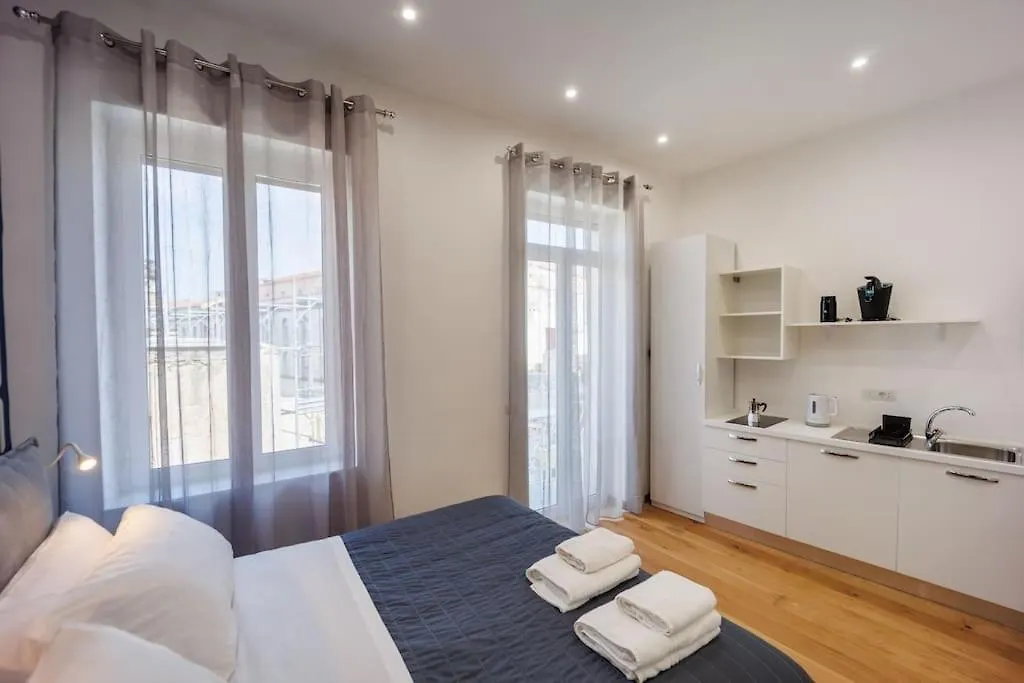House In Decumani Entire Apartment By Houseinnaples  Naples