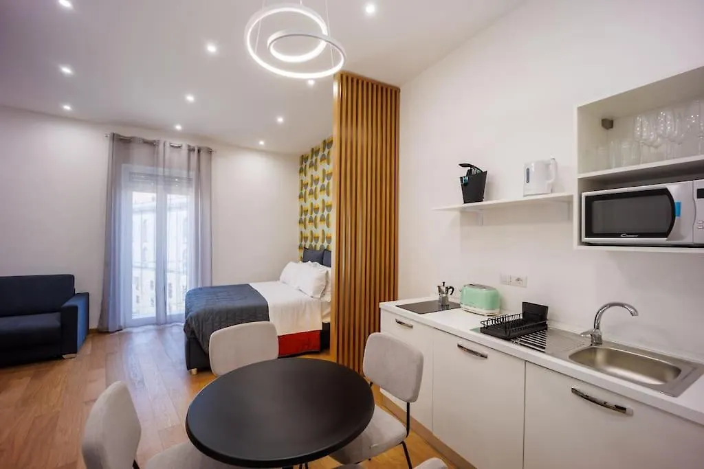 House In Decumani Entire Apartment By Houseinnaples Italy