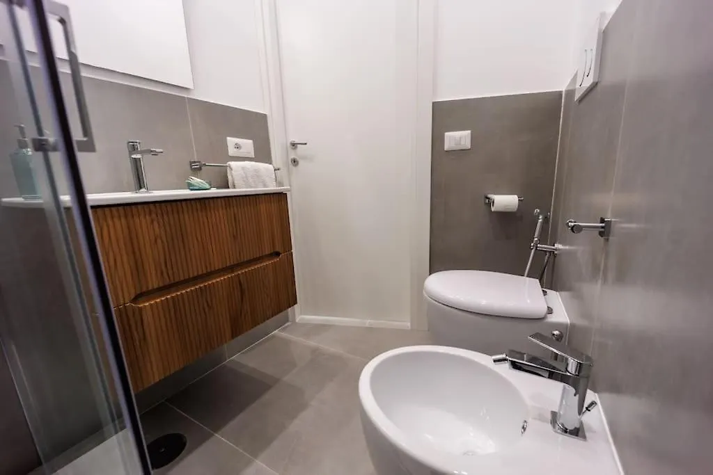 House In Decumani Entire Apartment By Houseinnaples Italy