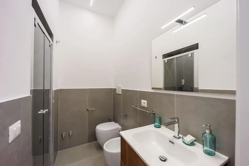 House In Decumani Entire Apartment By Houseinnaples
