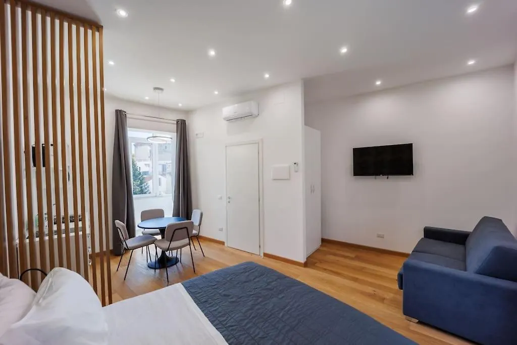 House In Decumani Entire Apartment By Houseinnaples