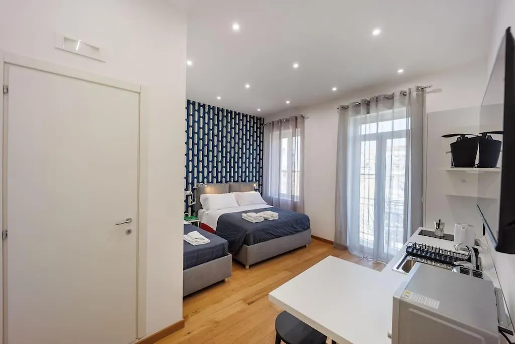 House In Decumani Entire Apartment By Houseinnaples