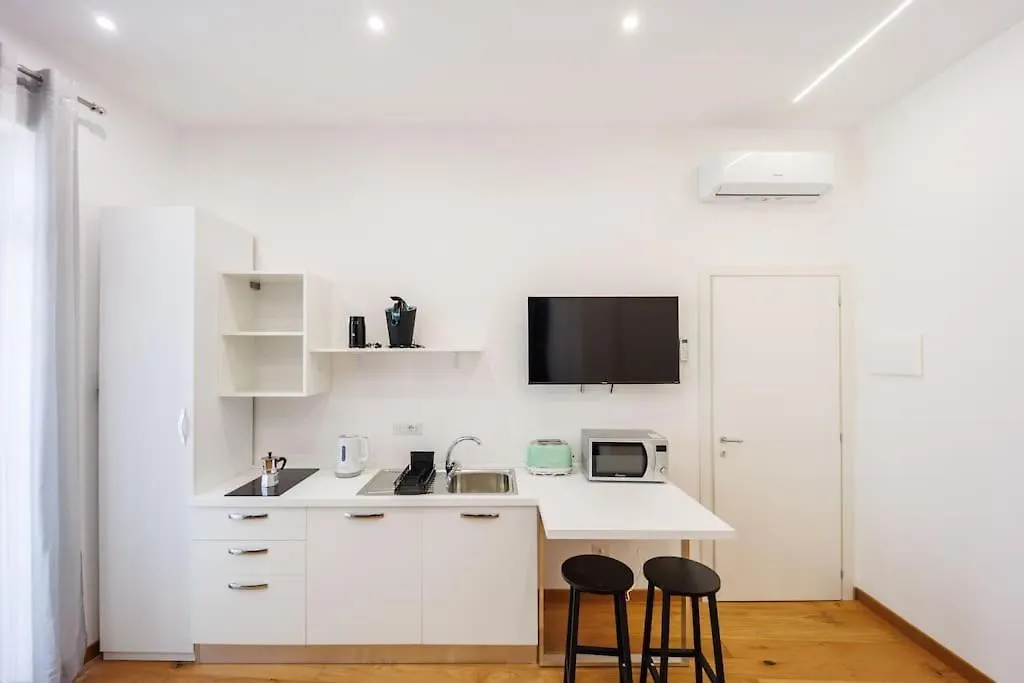 House In Decumani Entire Apartment By HouseinNeapol  Neapol